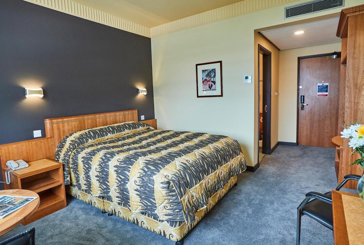 The Aviator Hotel Sywell Bagian luar foto