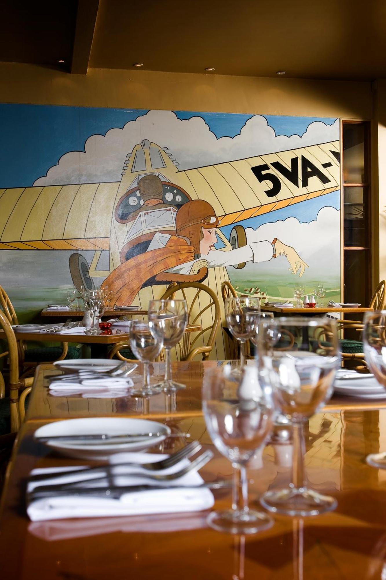 The Aviator Hotel Sywell Bagian luar foto